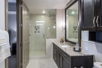 Rainfall Shower with Bench *